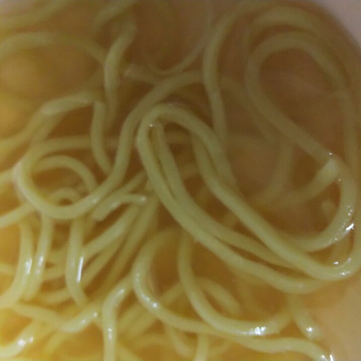 鶏ガラ粉末スープで簡単ラーメン